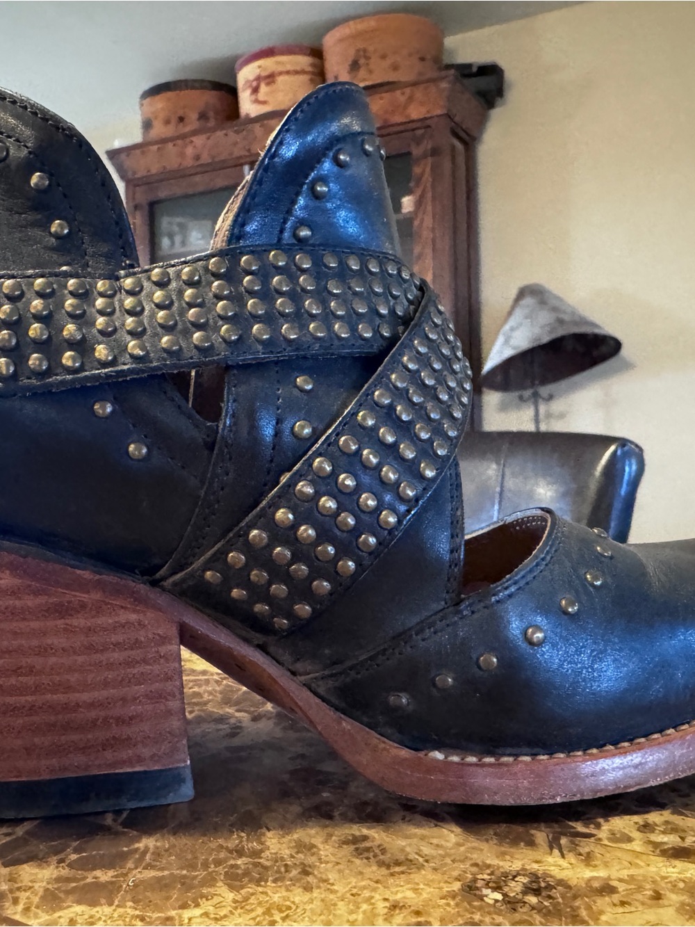 Ariat Studded buckle Black Leather Women's Booties with Buckle - Picture 6 of 12